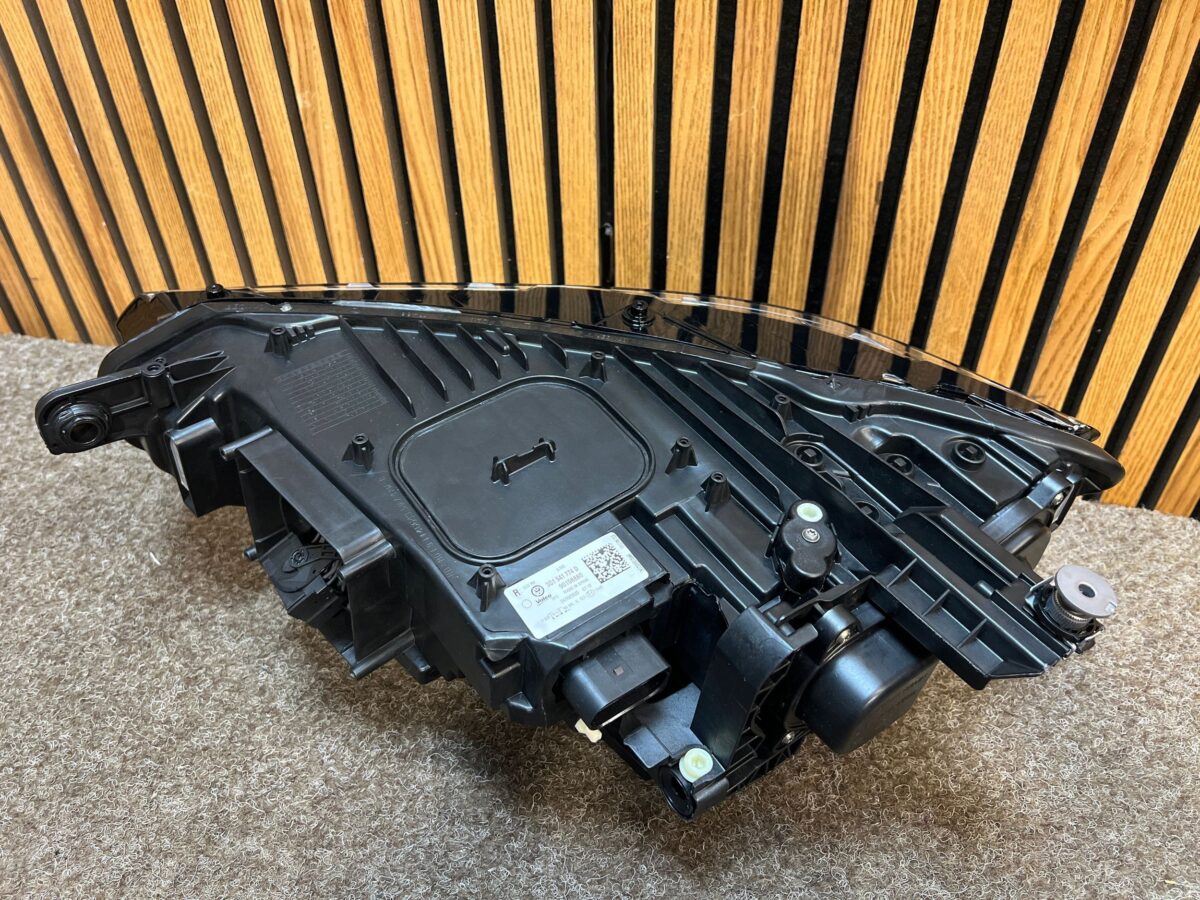 Faruri Dreapta Volkswagen Passat B8 2016 3G1941774D F3266