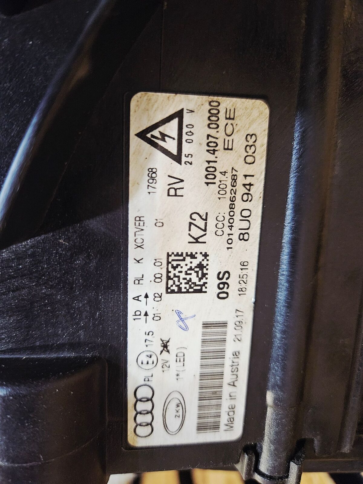 Faruri Stânga Audi Q3 8U 2015 8U0941033 F1723