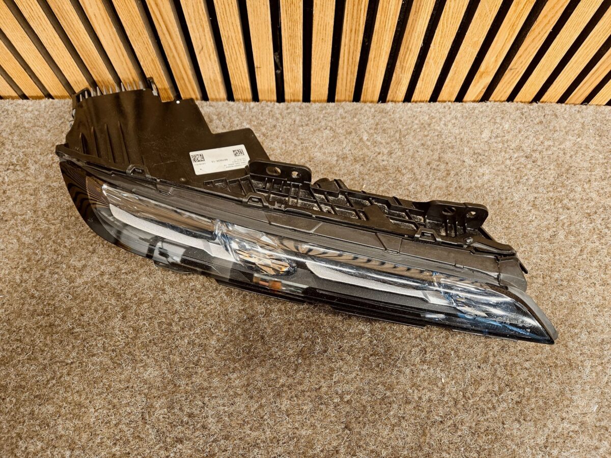 Faruri Dreapta BMW Series 7 G70 2022 9879936 F3202