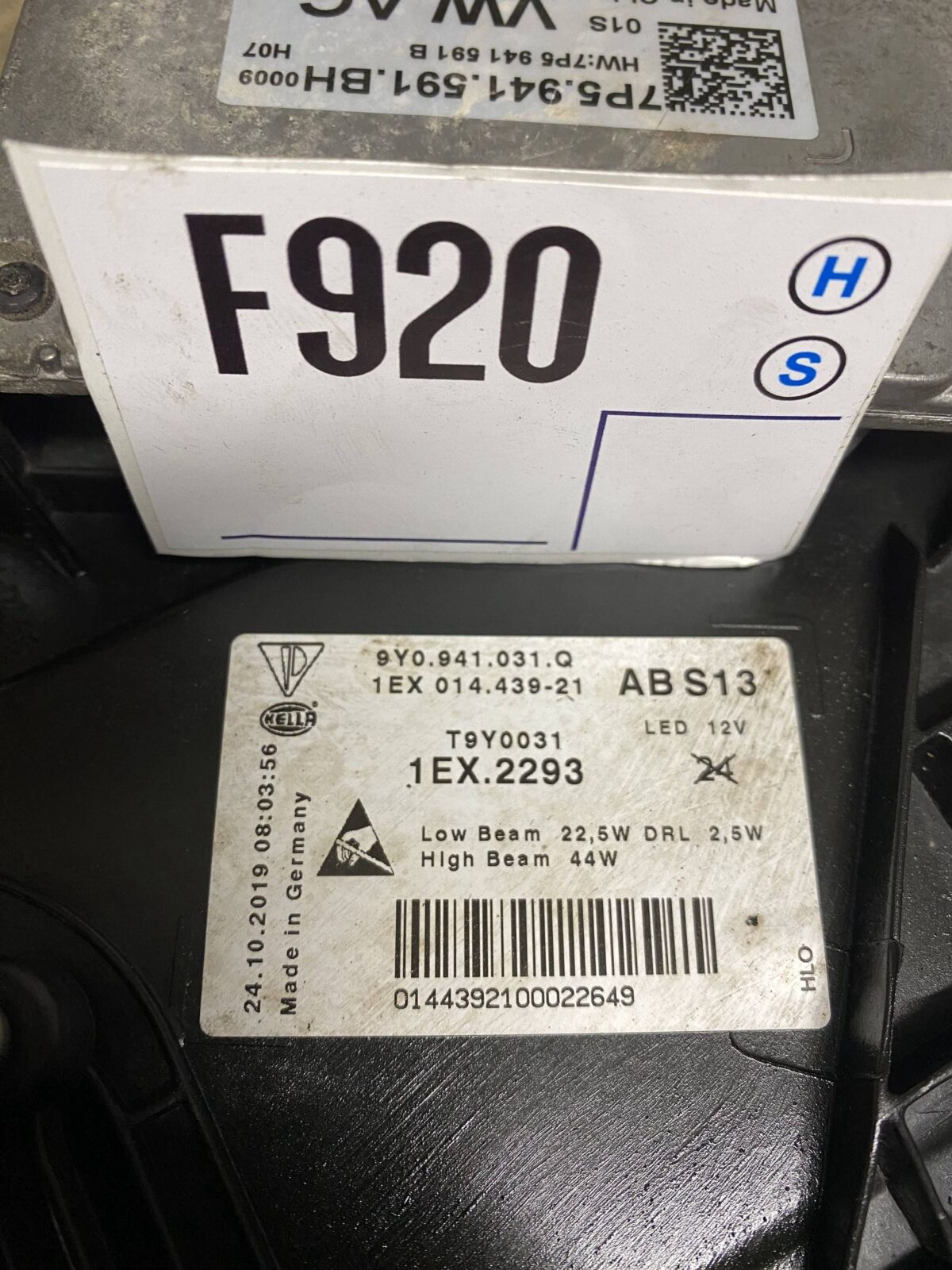 Faruri Porsche Cayenne 2019 9Y0941031Q F920 1EX01443921