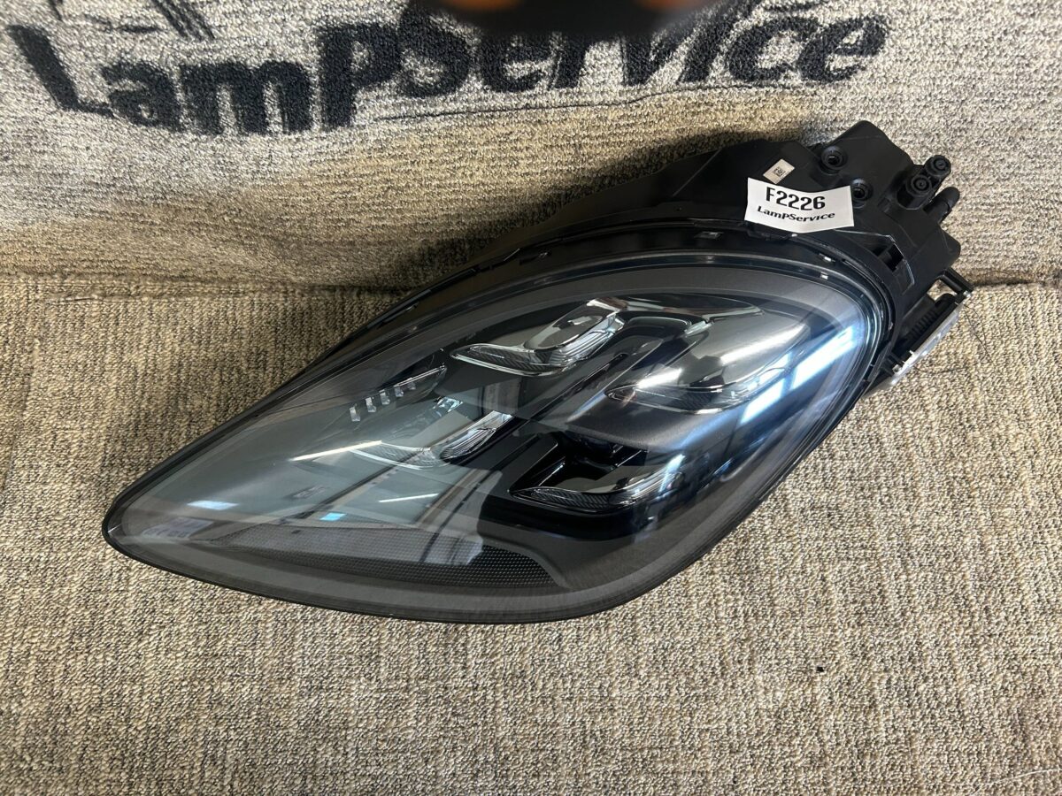Faruri Porsche Cayenne 2022 9Y0941035J F2226 T9Y0035
