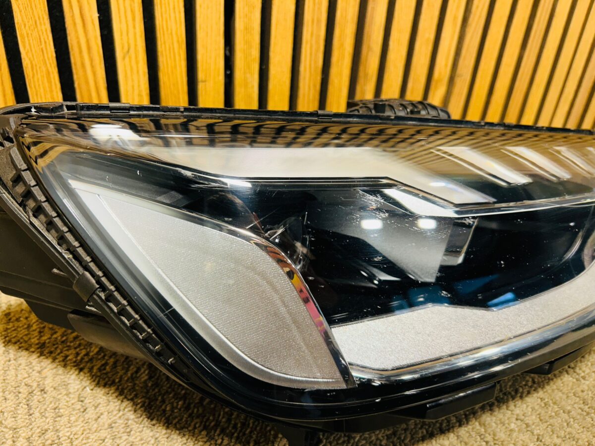 Faruri Audi A4, S4 B9 8W 2019 8W0941034D 030111723400 A4 F2730