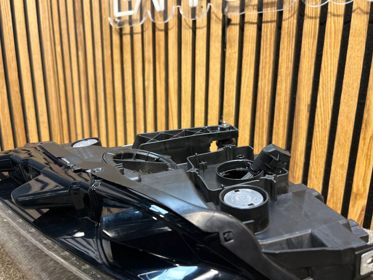 Faruri Dreapta Volkswagen Passat B8 2016 3G1941774D F3266