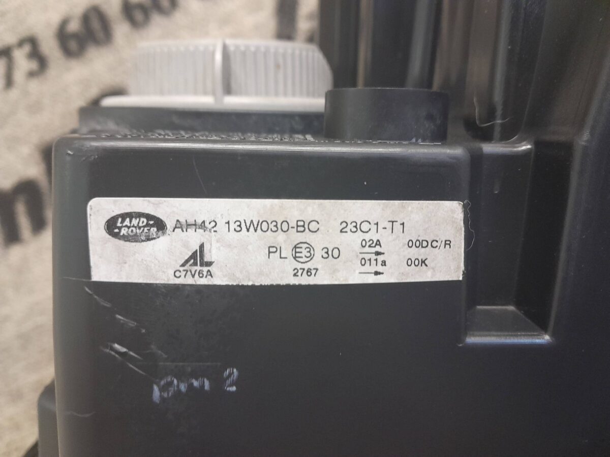 Faruri Land Rover Range L322 2012 LR026156 AH42-13W030-BC 712472751129