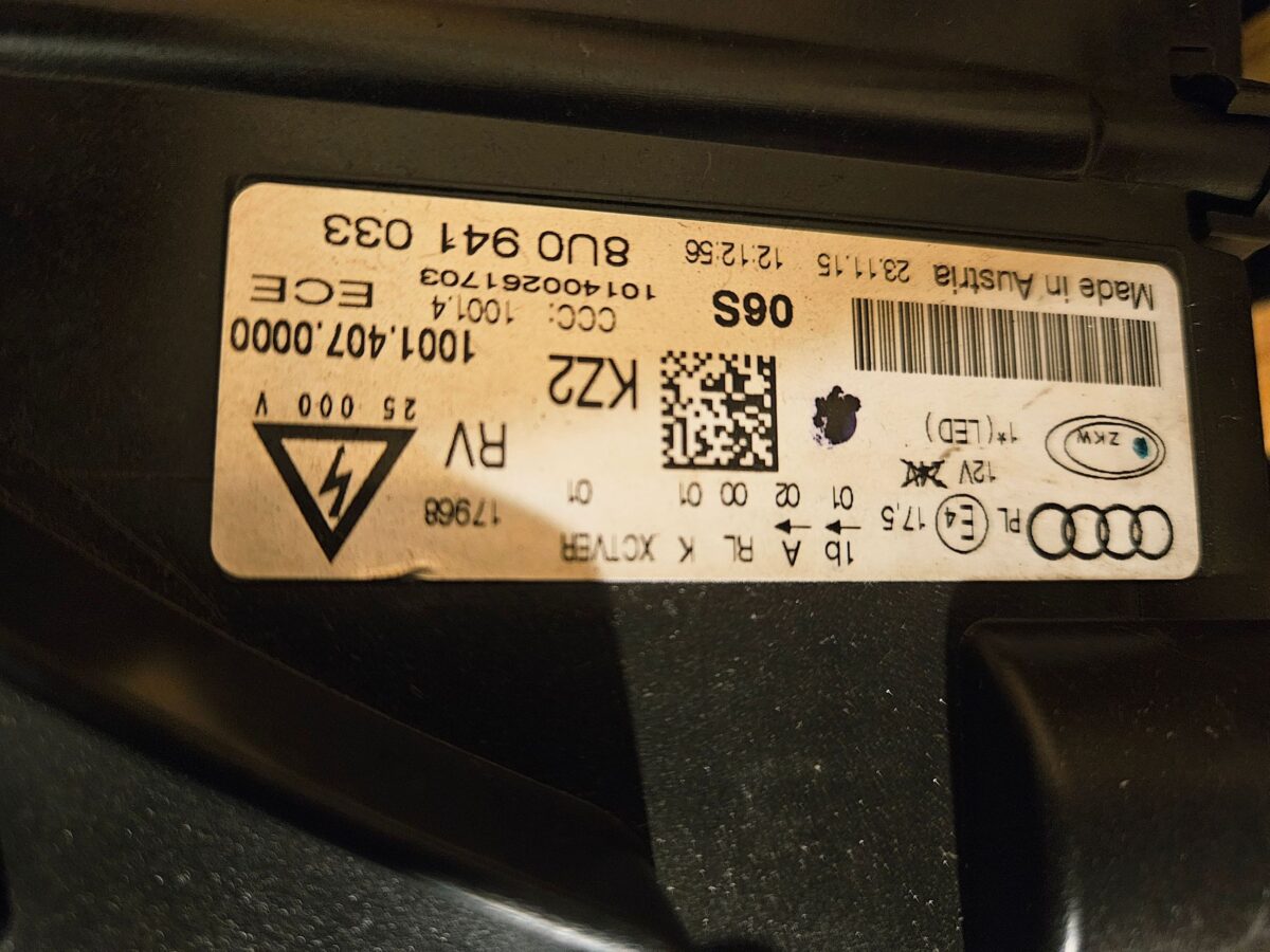 Faruri Stânga Audi Q3 8U 2015 8U0941033 F468