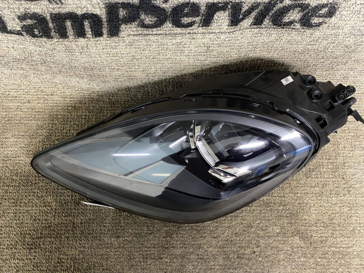 Faruri Porsche Cayenne 2019 9Y0941031Q F920 1EX01443921
