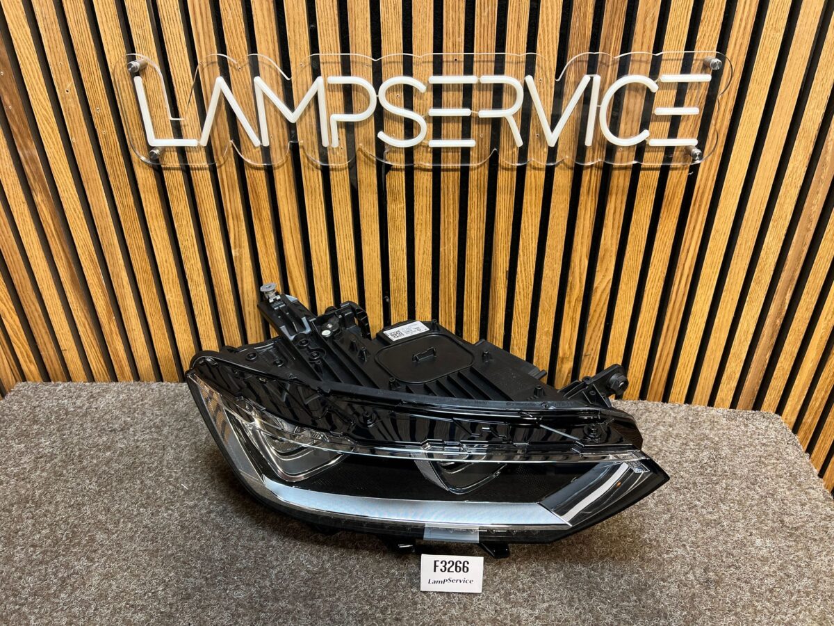 Faruri Dreapta Volkswagen Passat B8 2016 3G1941774D F3266