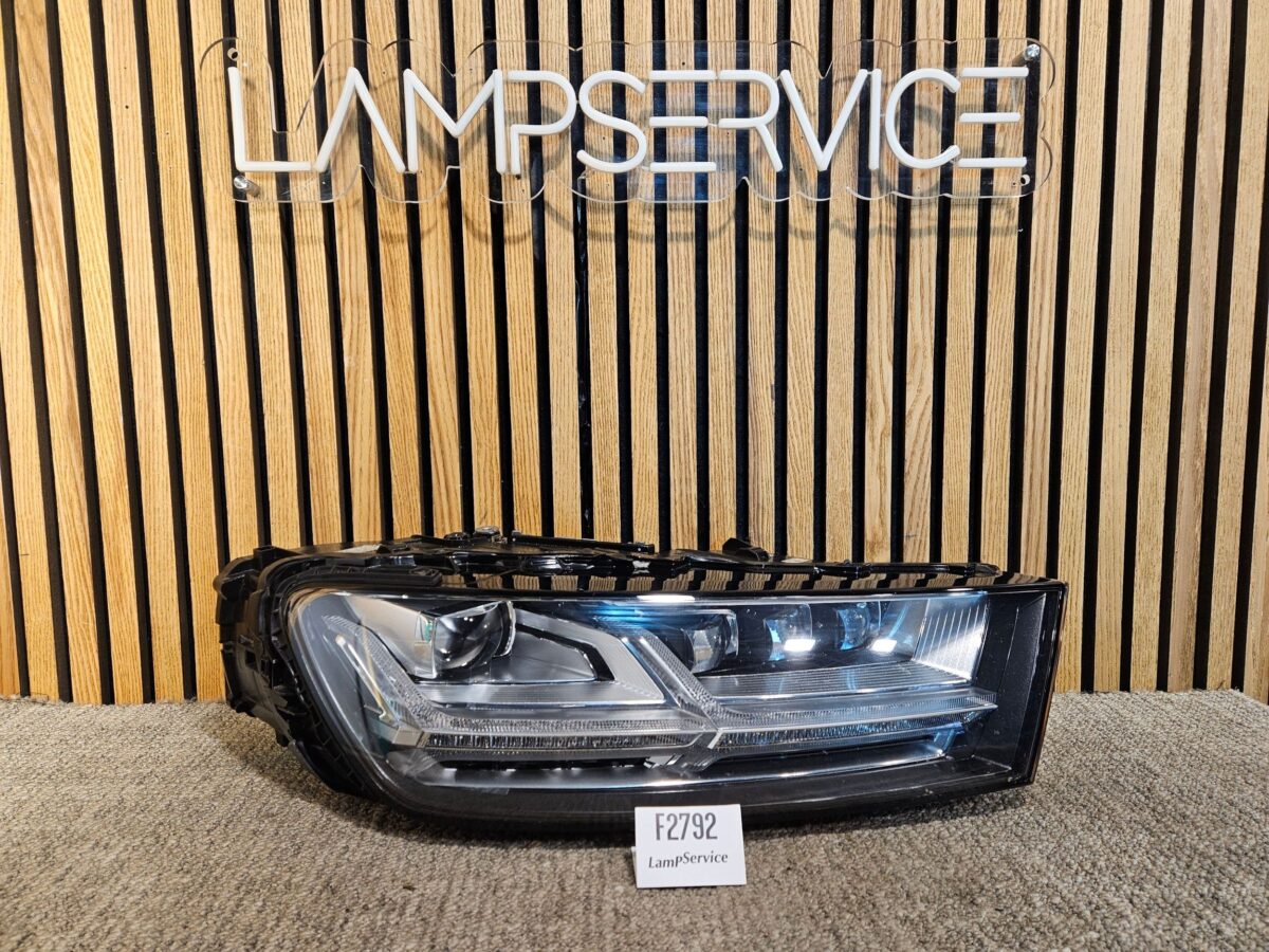 Faruri Dreapta Audi Q7 4M 2018 4M0941036C F2792