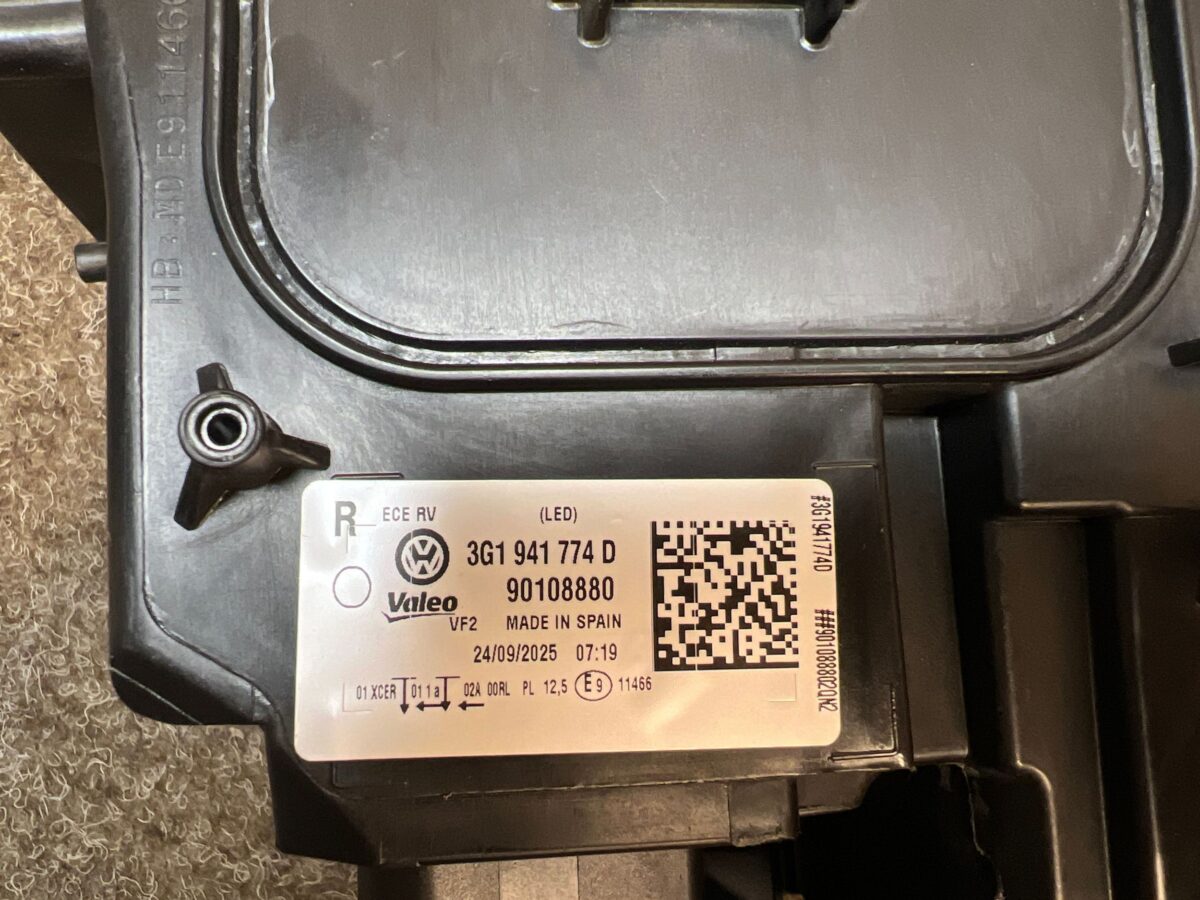 Faruri Dreapta Volkswagen Passat B8 2016 3G1941774D F3266