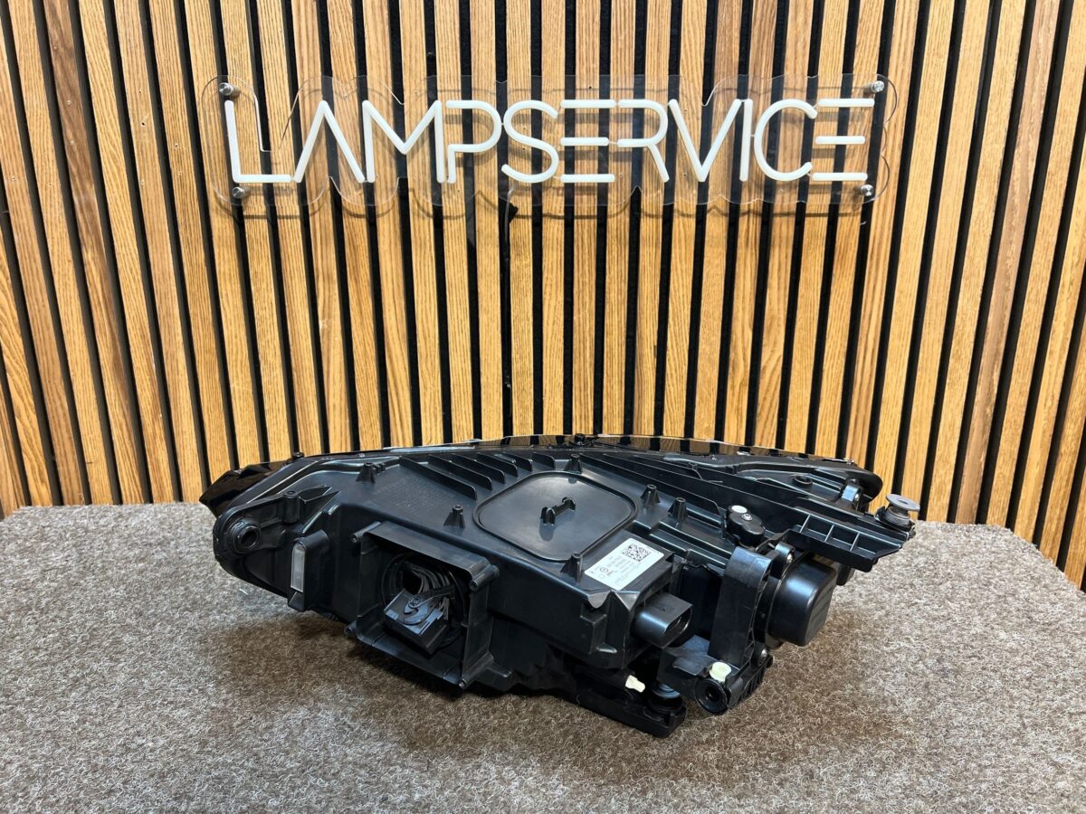 Faruri Dreapta Volkswagen Passat B8 2016 3G1941774D F3266