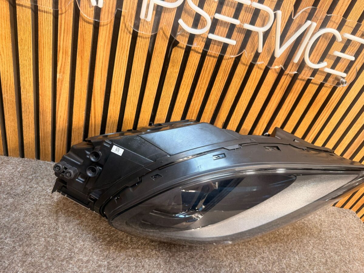 Faruri Porsche Cayenne 2022 9Y0941034AB F1104