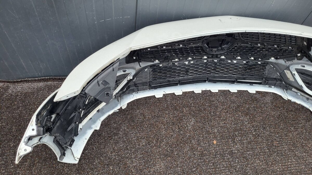 Bara fata Mercedes CLA C118 X118 2019 BF1594