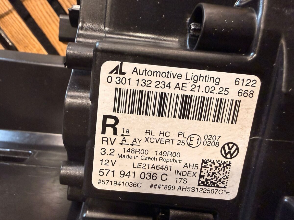 Faruri Volkswagen Tiguan 2024 571941036C