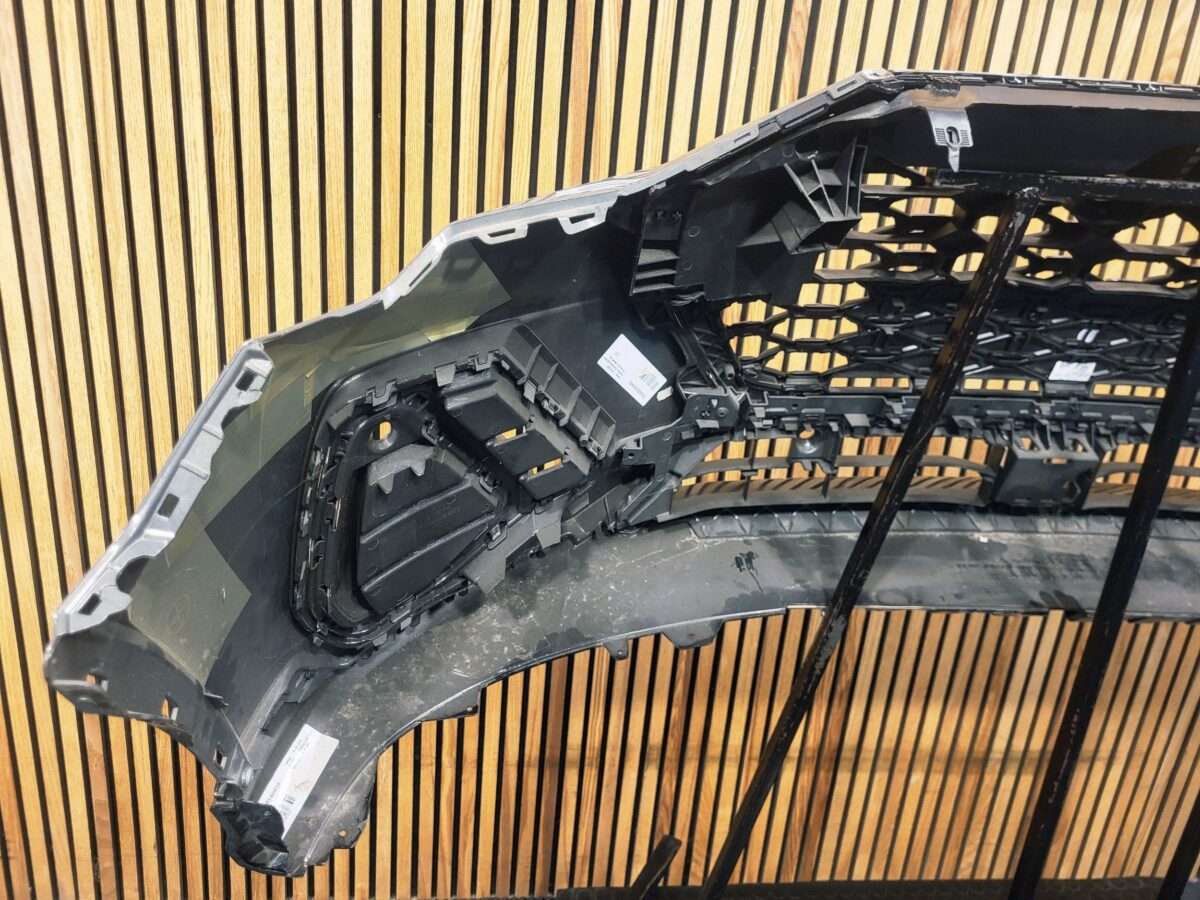 Bara fata Audi Q3 F3 2018 83A807438D BF4663