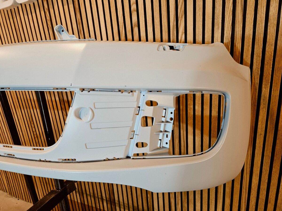 Bara fata Volkswagen Golf VI 2012 5K0807221T BF4541