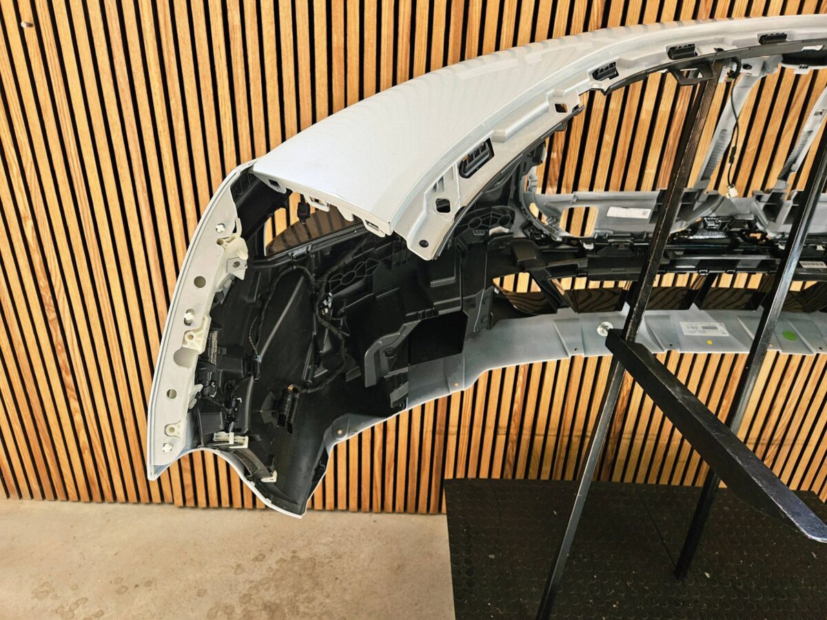 Bara fata BMW Series 7 G70 2022 BF3612