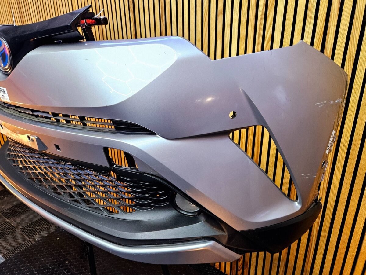 Bara fata Toyota C-HR I 2022 BF3136