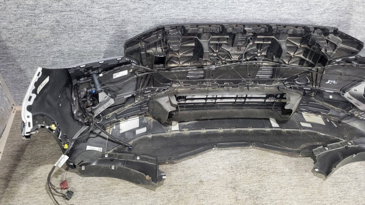 Bara fata Audi Q4 e-tron 2021 BF1653
