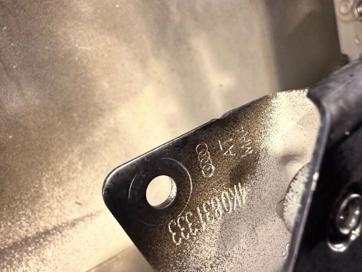 Usa fata Audi A6, S6 C8 4K 2020 A6 4K0831333