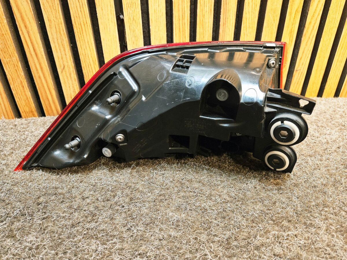 Stopuri Dreapta spate Audi Q8 2019 4M8945070C S236