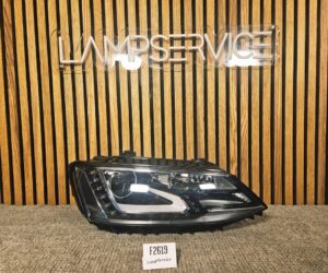 Faruri Dreapta Volkswagen Jetta VI 2013 5C7941752E 5N0941329 17S1827