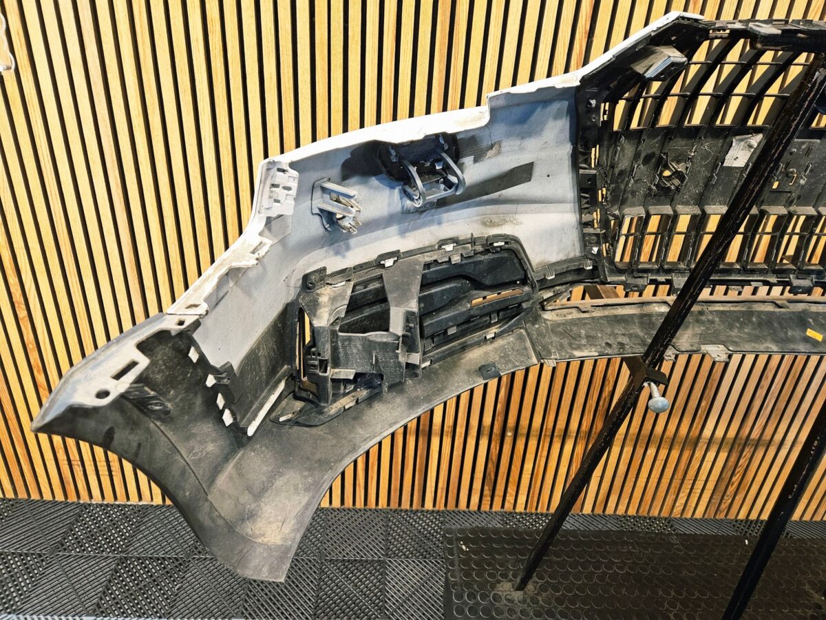 Bara fata Audi A4 Allroad B9 2018 8W0807437Q