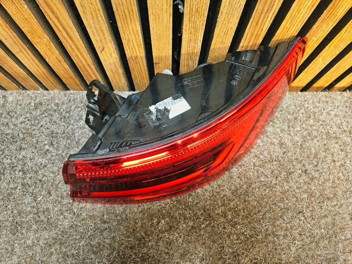 Stopuri Dreapta spate Audi A4, S4 B9 2018 S197 A4 8W5945092D