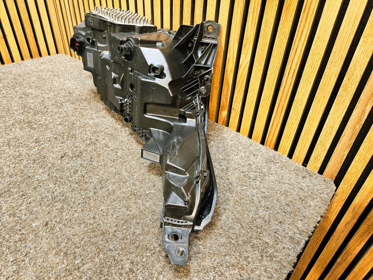Faruri Stânga Land Rover Range Velar 2018 L8A213W030 F3884 L8A13W030EA