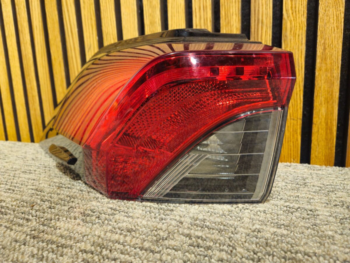 Stopuri Stânga spate Toyota RAV 4 2020 8156042230 A4S1820000 S304