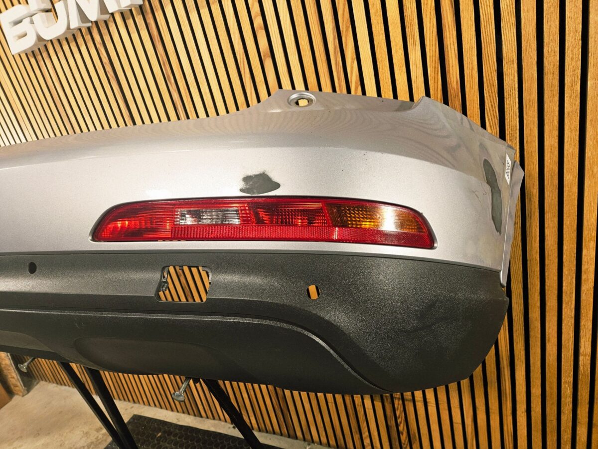 Bara spate Audi Q3 8U 2013 8U0807511C BS569