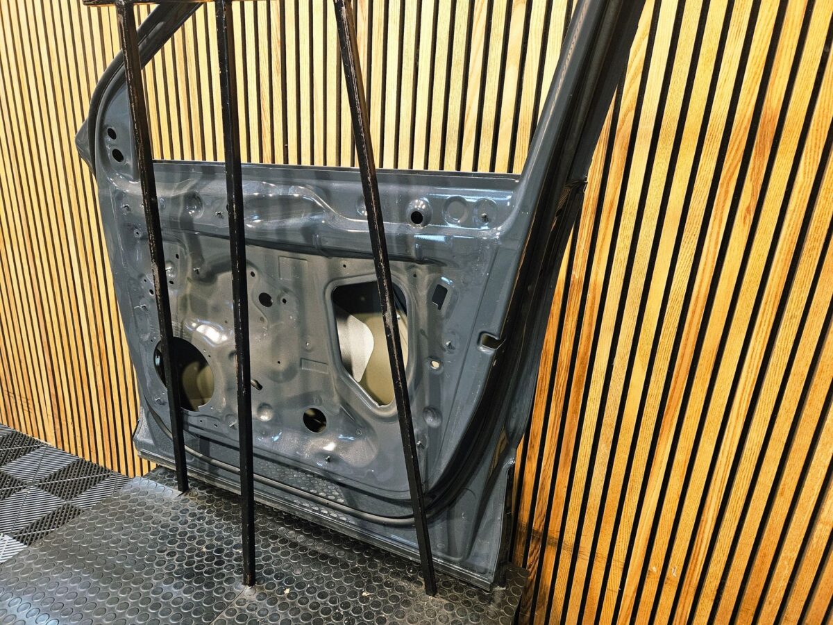 Usa fata Audi Q6 e-tron 2025 U237 85H831052