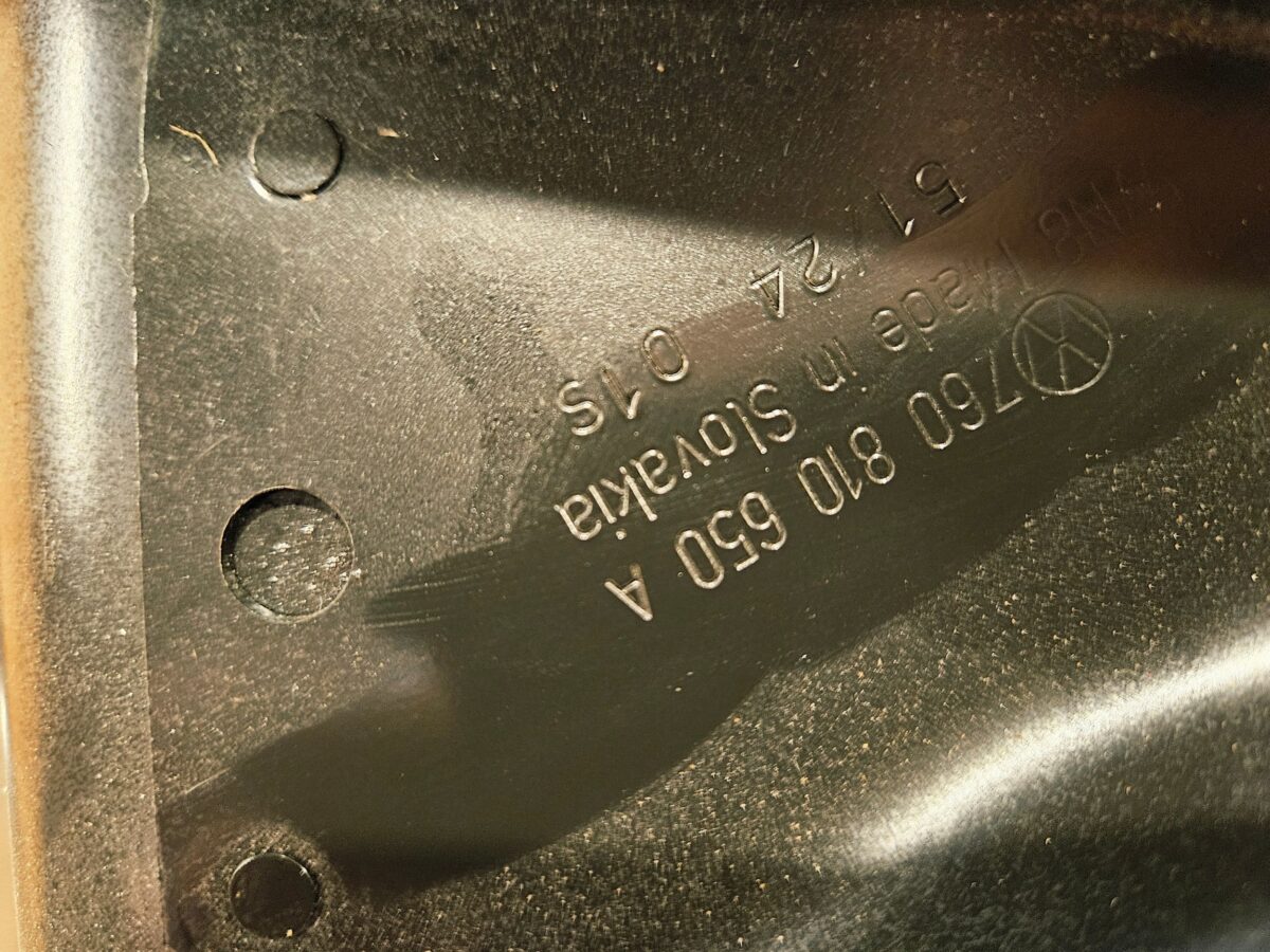 Aripa fata Dreapta spate Volkswagen Touareg III 2025 760810102C