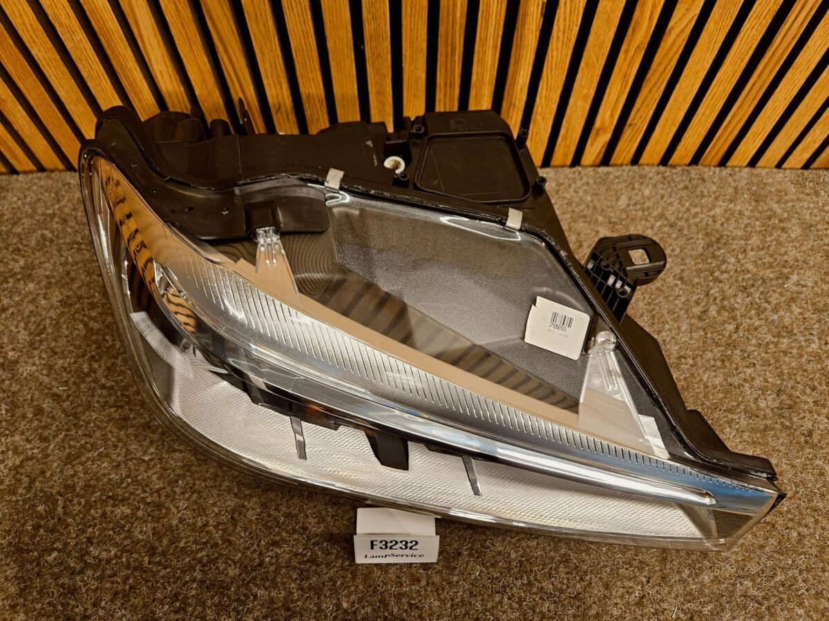 Faruri Dreapta BMW X4 F26 2015 7460632 F3232