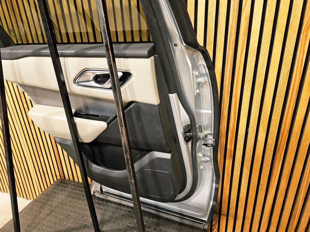Usa spate Stânga Land Rover Range Velar 2018 U268