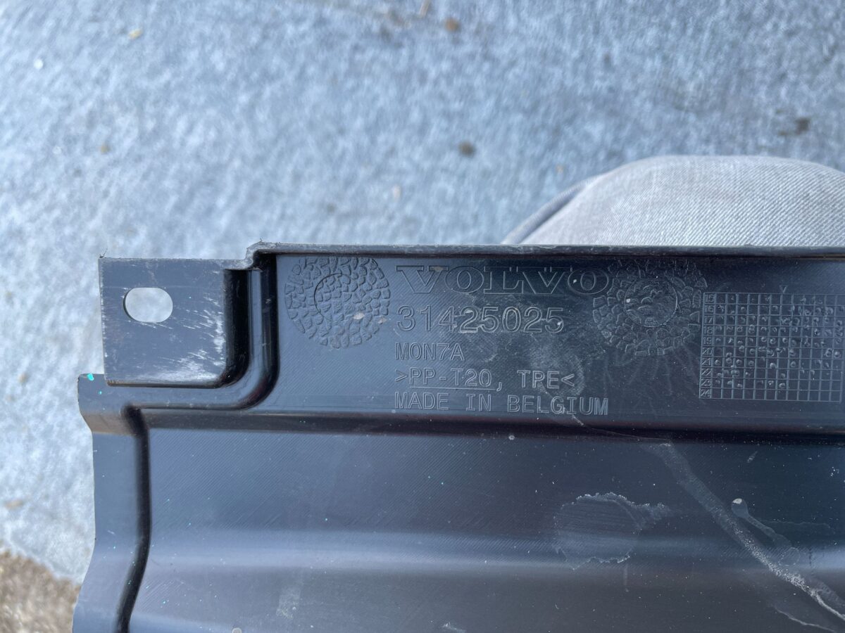 Grila radiator Volvo XC60 2018 31425025
