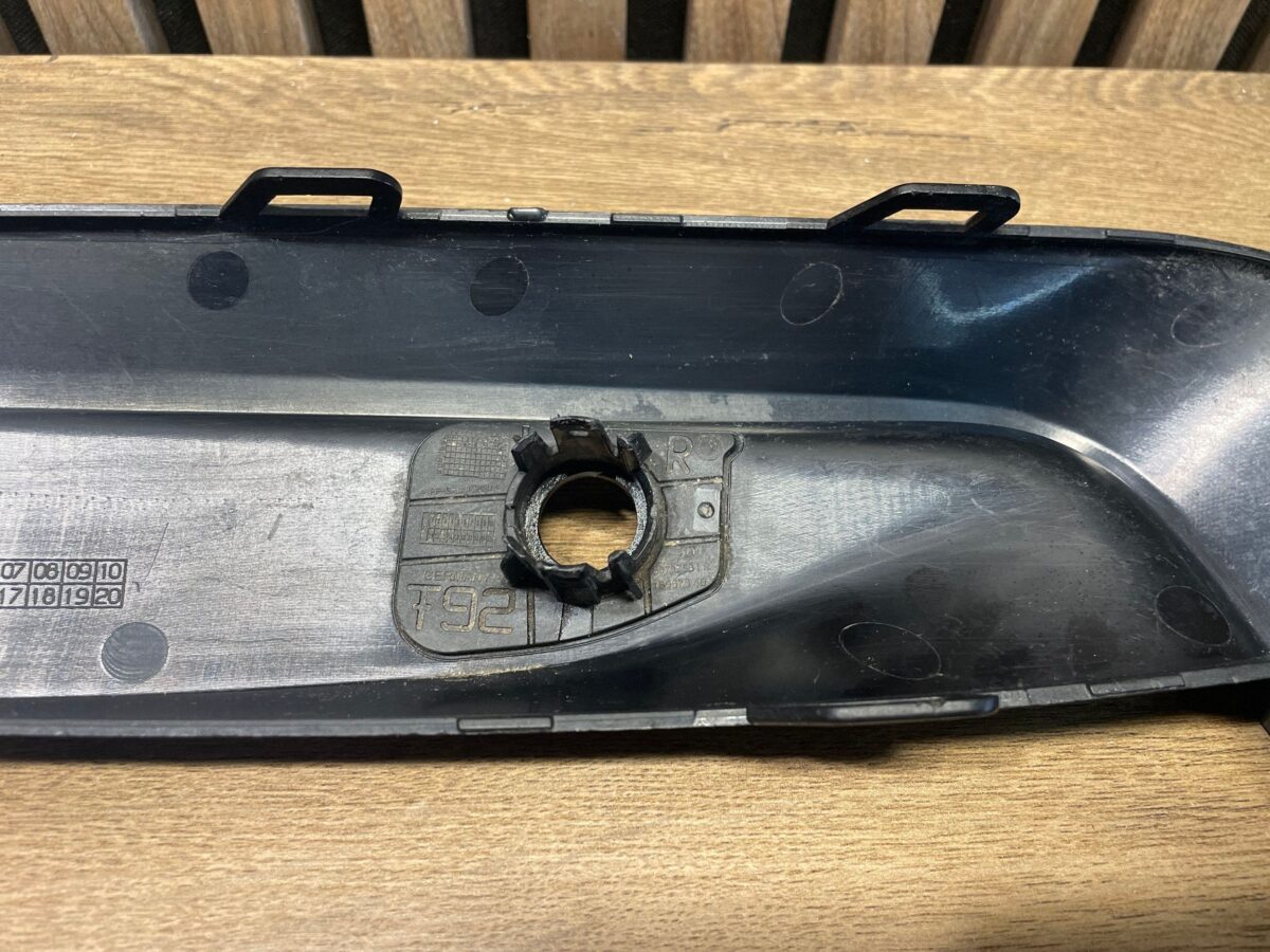 Bandouri Dreapta BMW Series 8 M8 F91 F92 G14 G15 2019 51118074886
