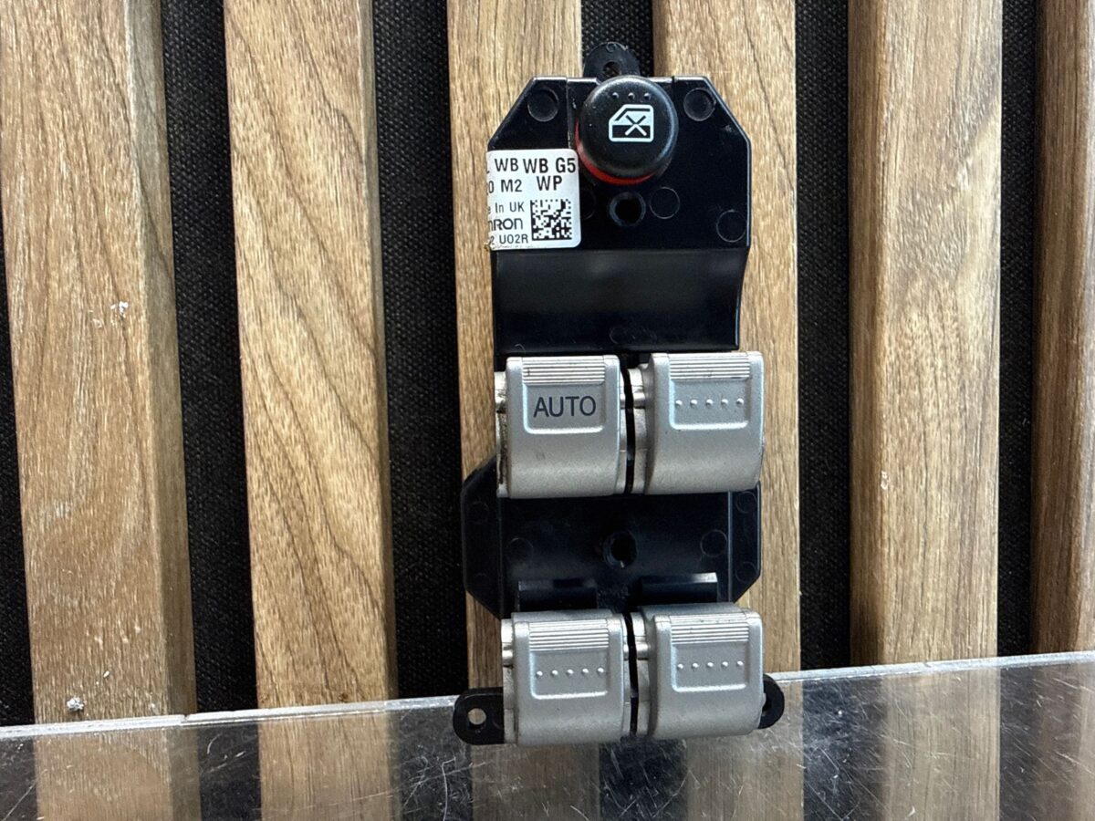 Butoane geamuri electrice Honda CR-V 2005 F000141A