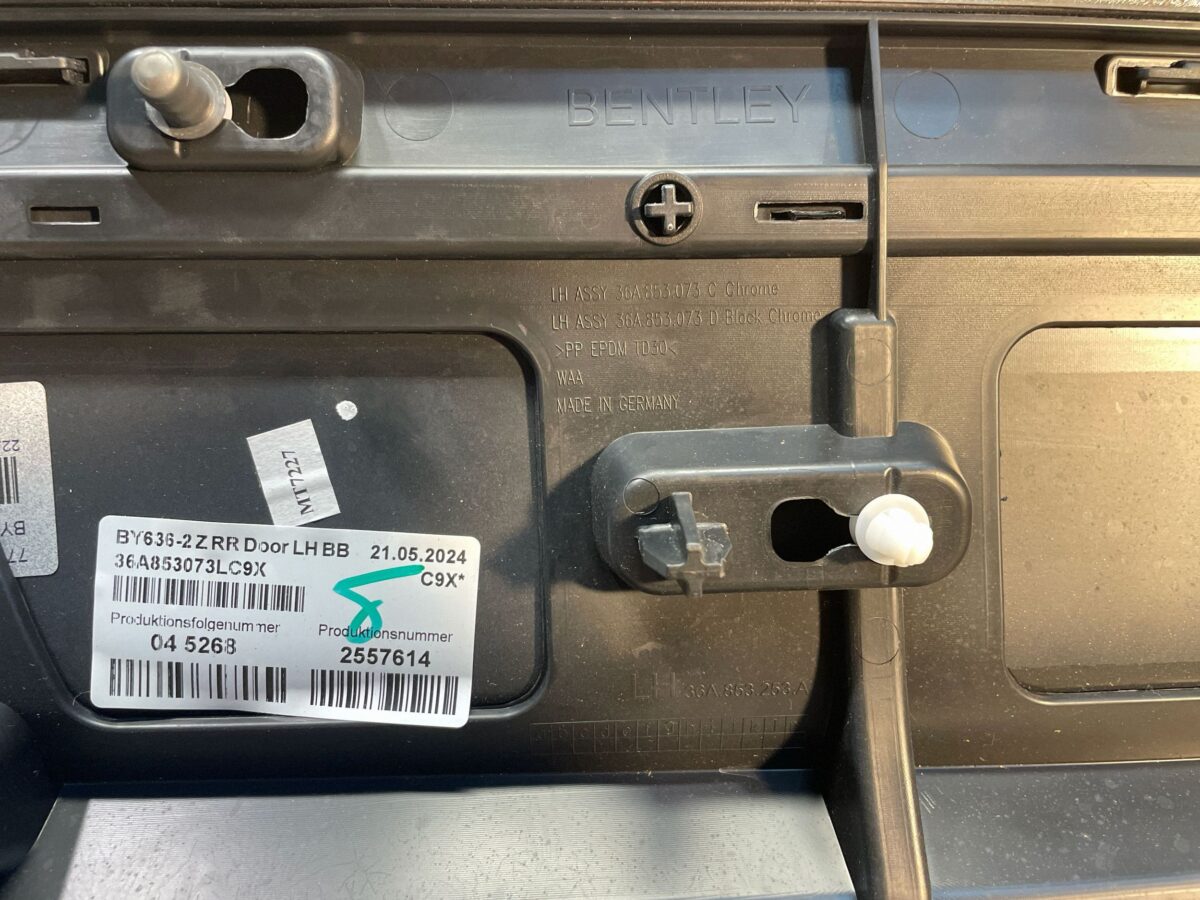 Bandouri Stânga spate Bentley Bentayga 2024 36A853073L