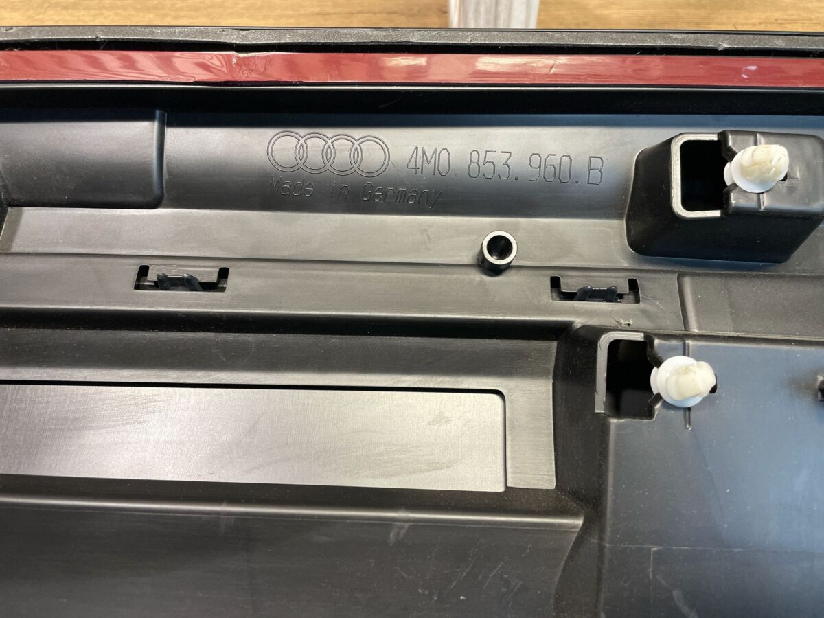 Ornamente Dreapta Audi Q7 4M 2020 4M0853960