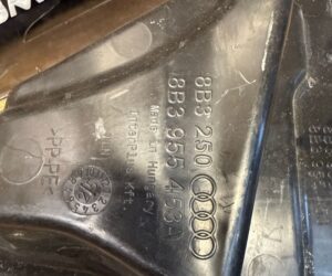 Vas lichid parbriz Audi A5, S5 2025 8B3955453A 8B3955452 8P3955453 A5