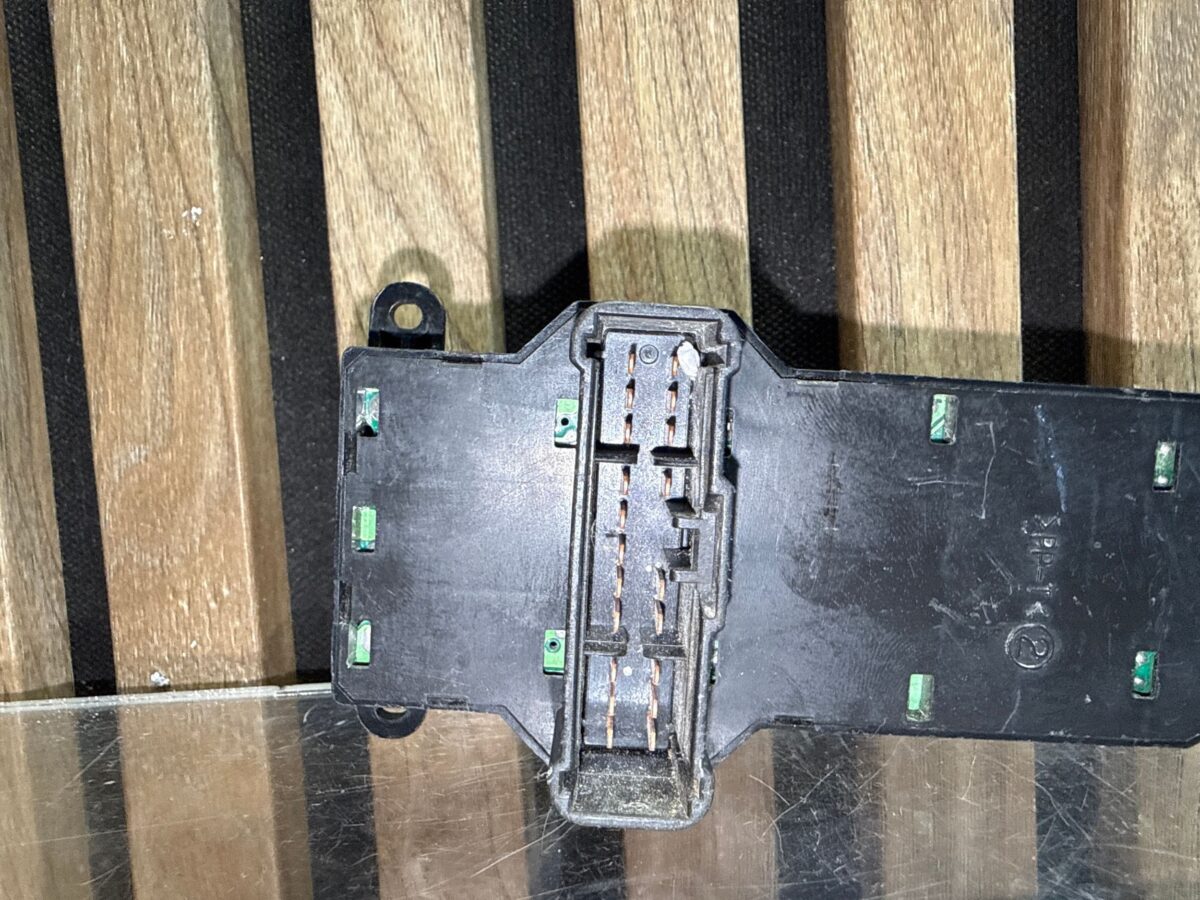 Butoane geamuri electrice Honda CR-V 2005 F000141A