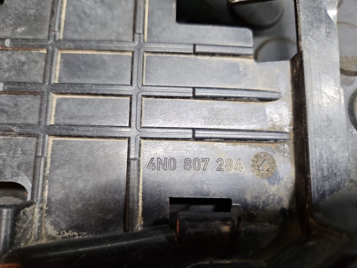 Suporti prindere bara Audi A8, S8 D5 2020 A8 4N0807284