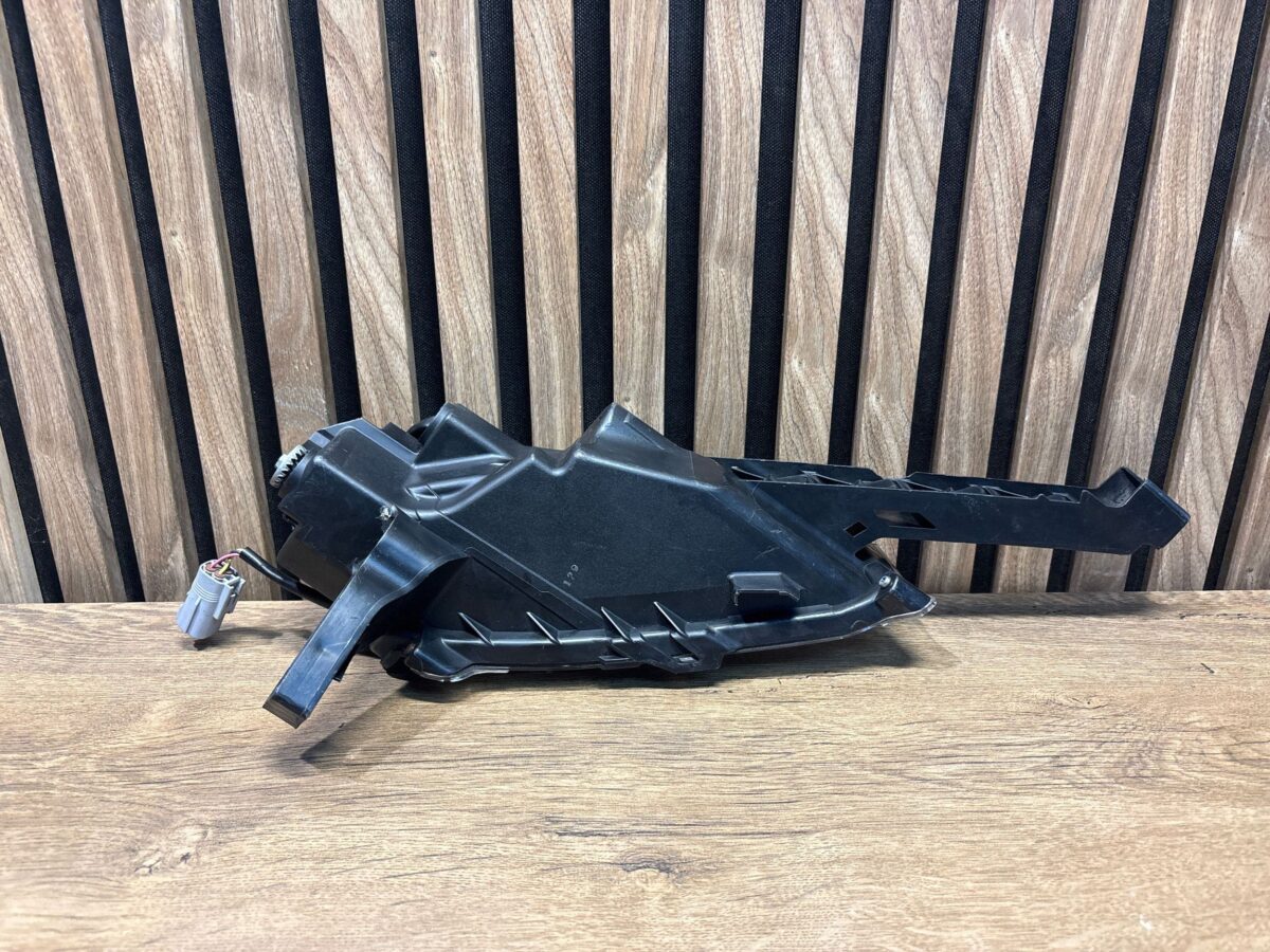 Proiectoare auto Dreapta Lexus NX 2016 8121078020
