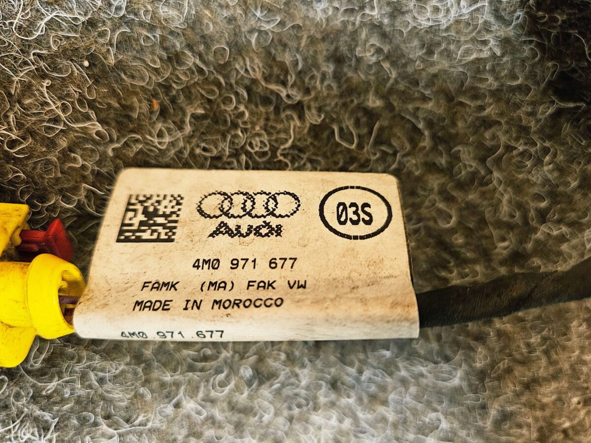Suport far Stânga Audi Q7 4M 2018 4M0805607 4M0971677 4H0973323