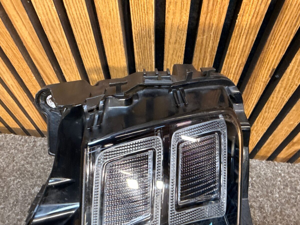 Faruri Land Rover Defender 2019 L8B213W029HG F3953