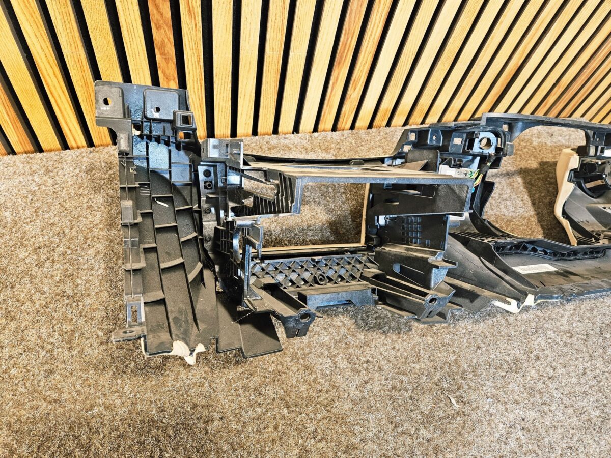 Plansa bord Stânga Mercedes CLS, AMG CLS C218 X218 2016
