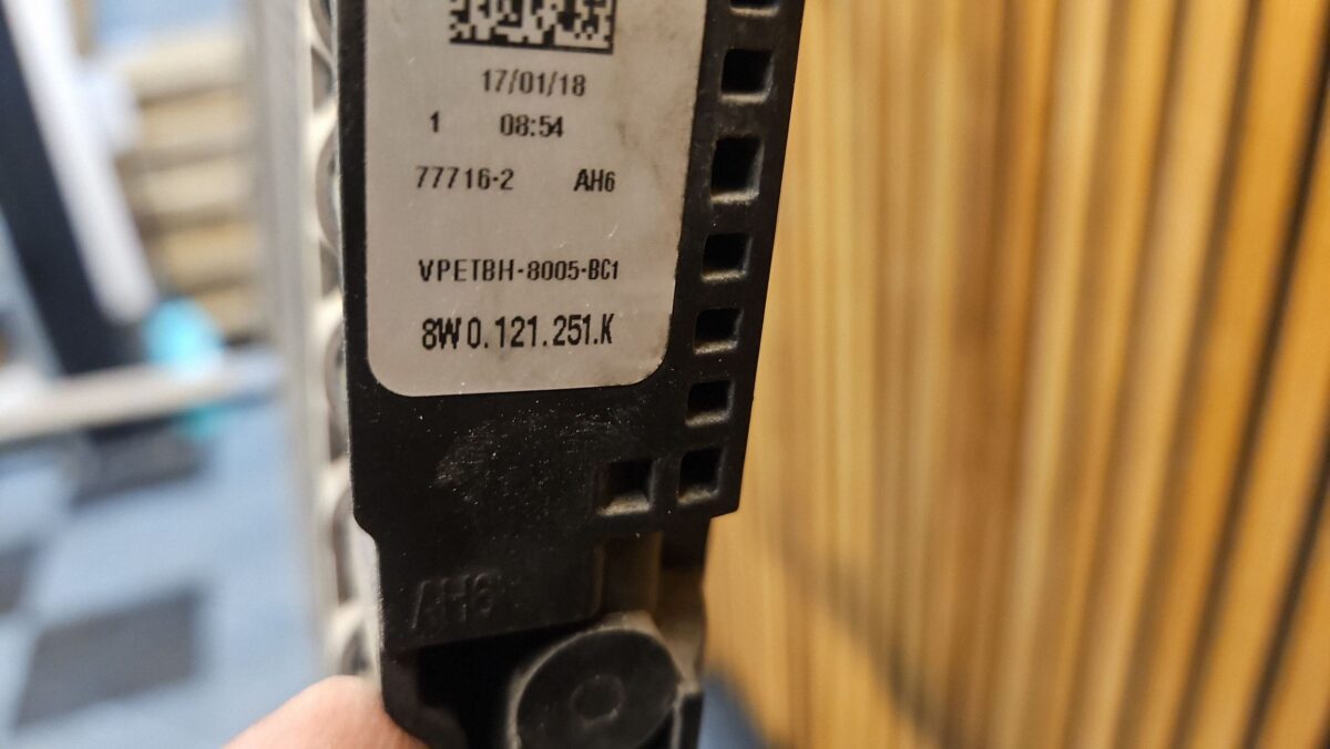 Radiator apa Audi A4, S4 B9 2018 A4 8W0121251K