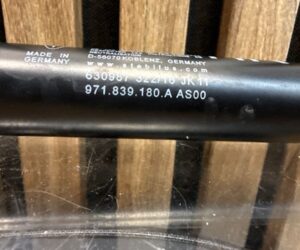 Opritor usa Porsche Panamera 2017 971839180A 6309872