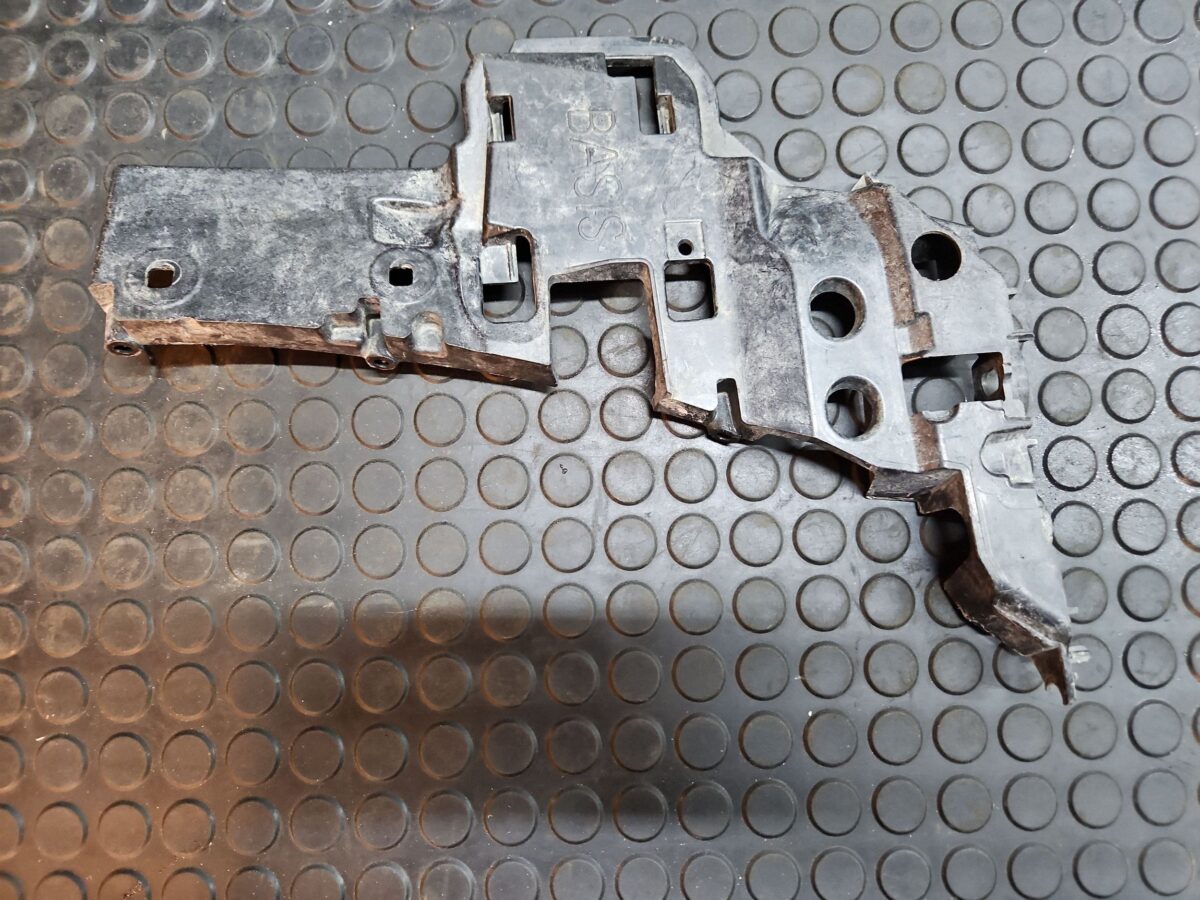 Suporti prindere bara Audi A8, S8 D5 2020 A8 4N0807284