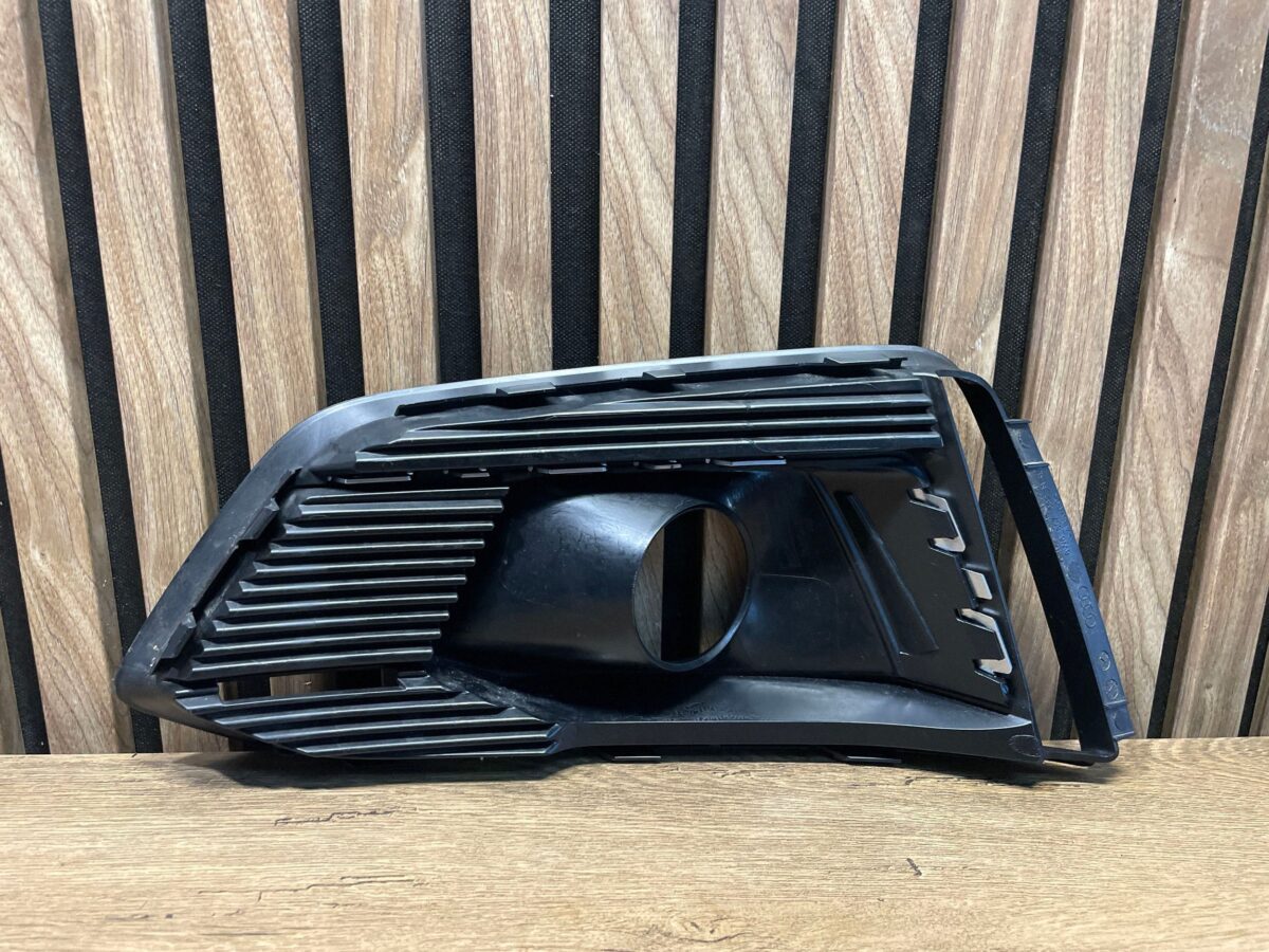 Grila bara Dreapta Audi A5, S5 2018 A5 8W6807682N
